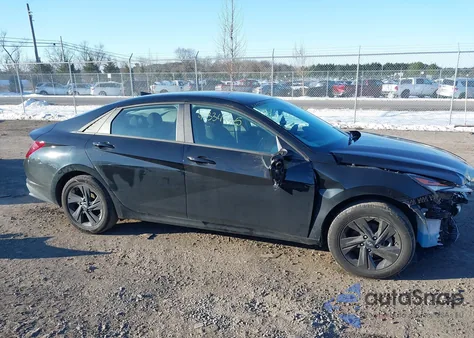 2023 Hyundai Elantra Sel z USA, uszkodzony, nr VIN 5NPLM4AG7PH089485